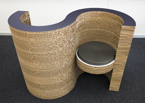 S-sofaen er et resultat af Ib Hansens "leg" med mulighederne med virksomhedens udstyr og de nye Reboardplader